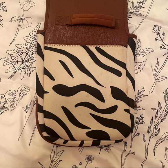 WW Weight Watchers Zebra Stripe & Faux Brown Leather Lunch Tote Bag - insulated - Picture 7 of 8